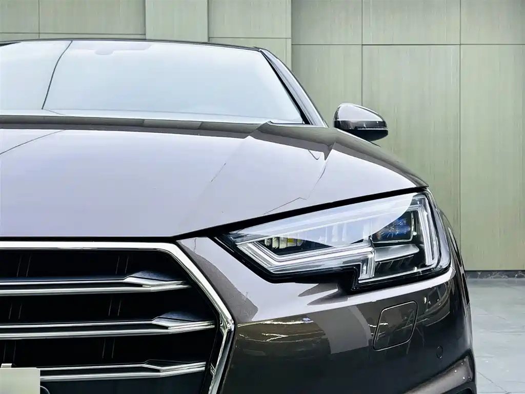 Audi A4L 2019 — фото 7
