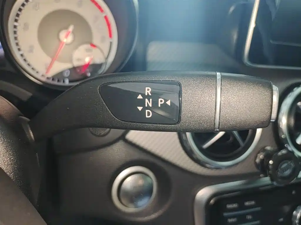 Mercedes-Benz GLA 2017 — фото 14