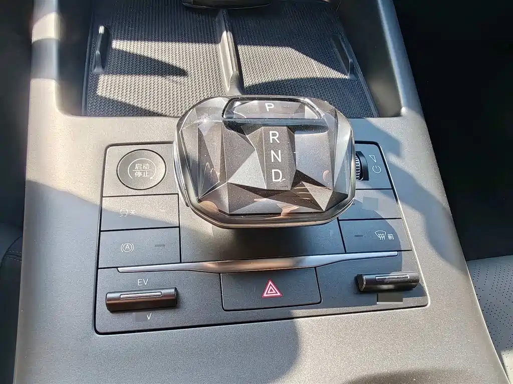 BYD Qin PLUS 2025 — фото 10