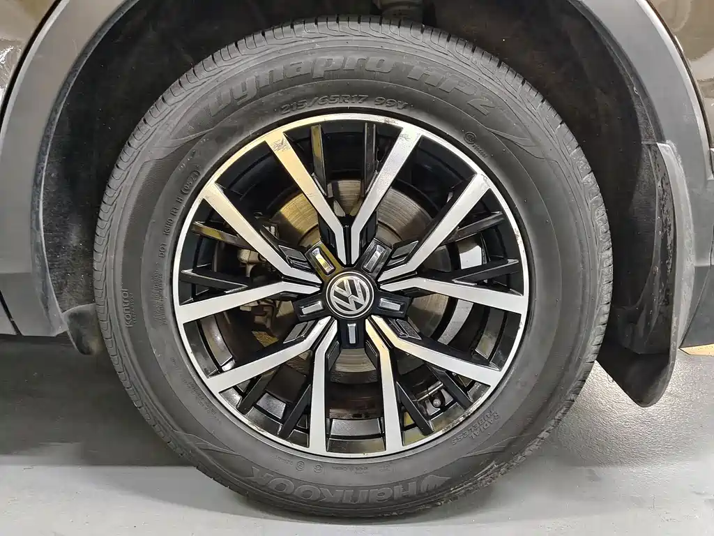 Volkswagen Tiguan L 2017 — фото 15