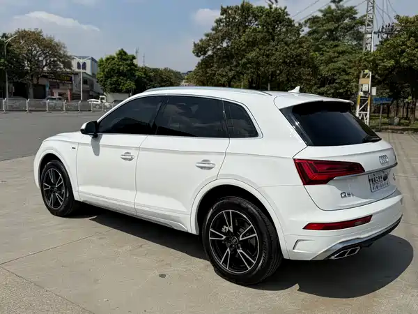 Audi Q5L 2021