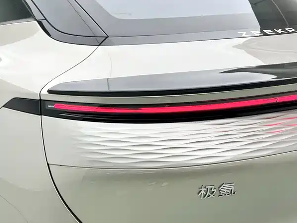 Zeekr 007 2024