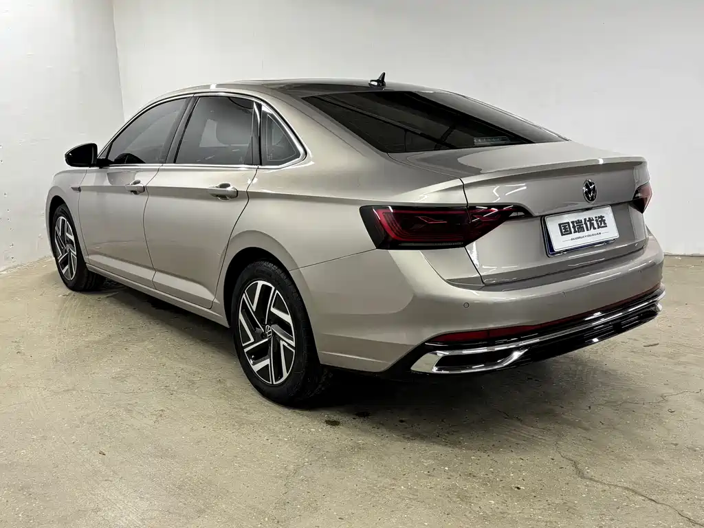 Volkswagen Sagitar 2022