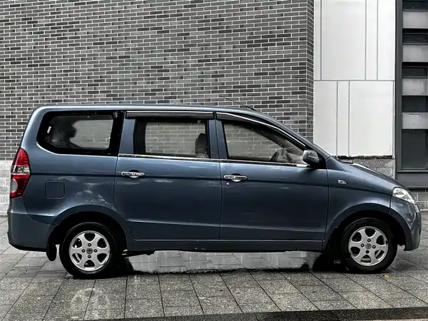 Wuling Hongguang 2012