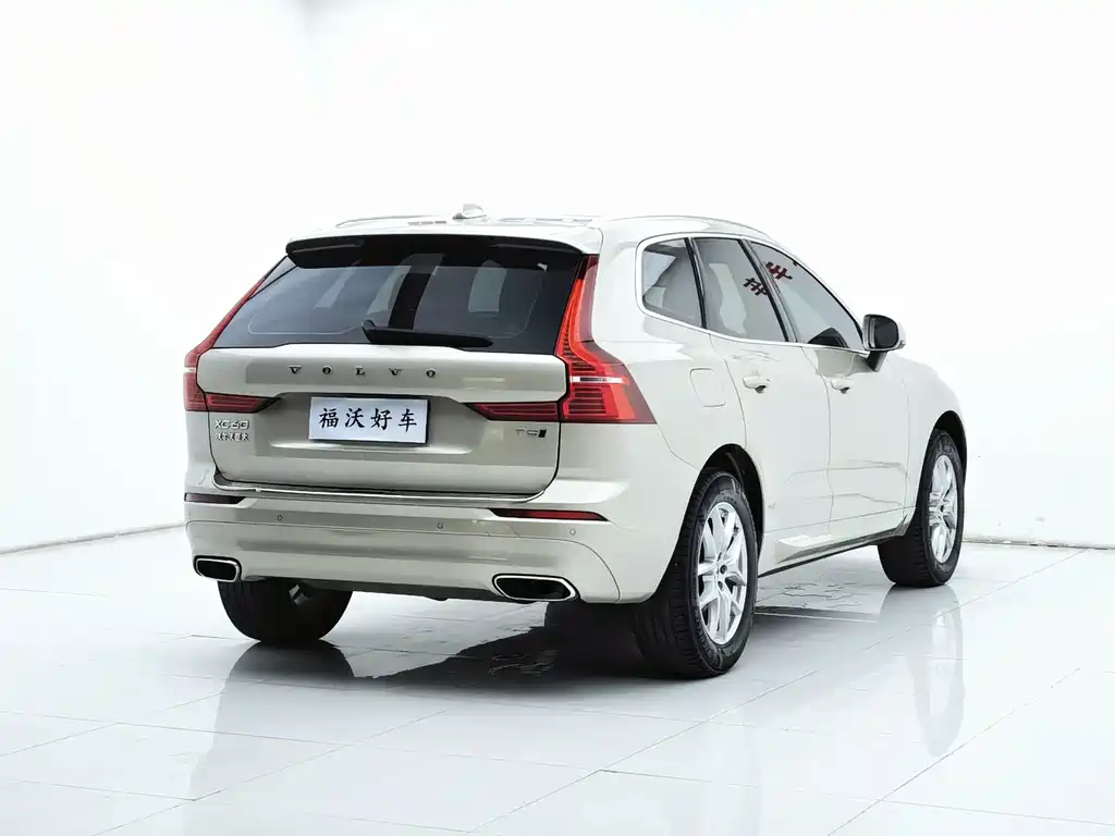 Volvo XC60 2018 — фото 32