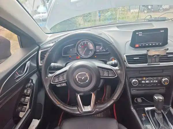 Mazda 3 Axela 2018