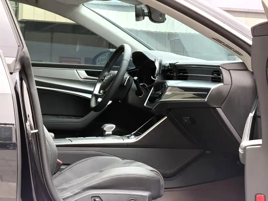 Audi A7L 2024 — фото 10