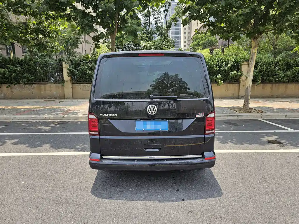 Volkswagen Multivan 2018 — фото 8