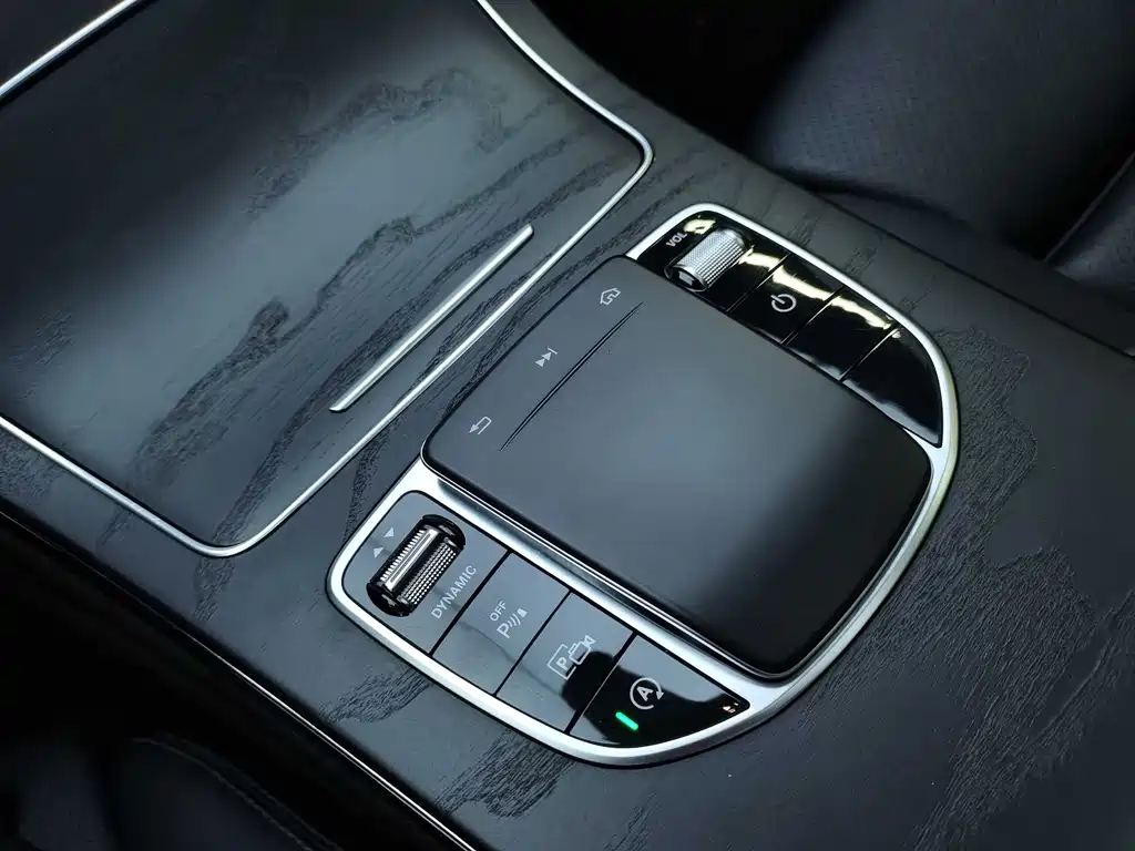 Mercedes-Benz C-Class 2019 — фото 15