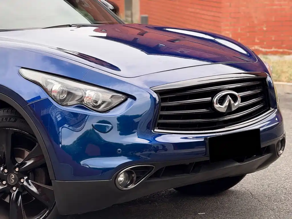 Infiniti QX70 2016 — фото 13