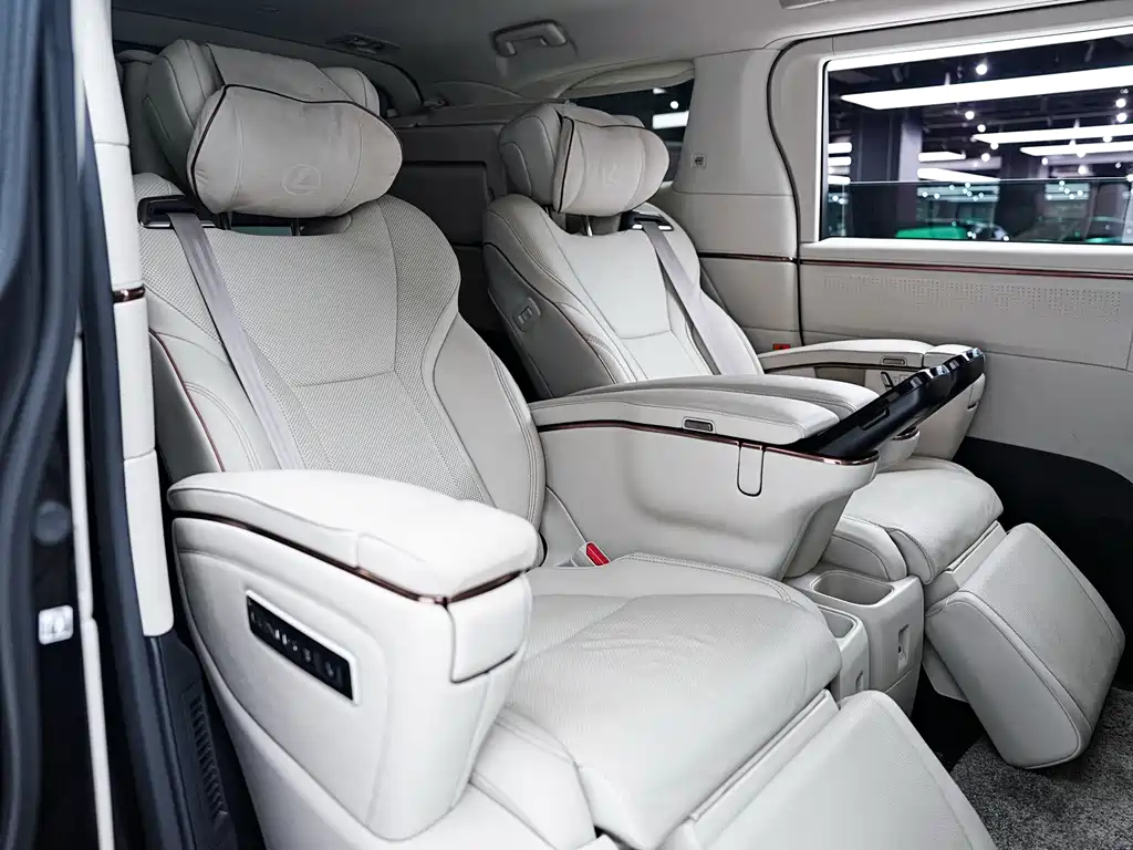 Lexus LM 2023 — фото 19