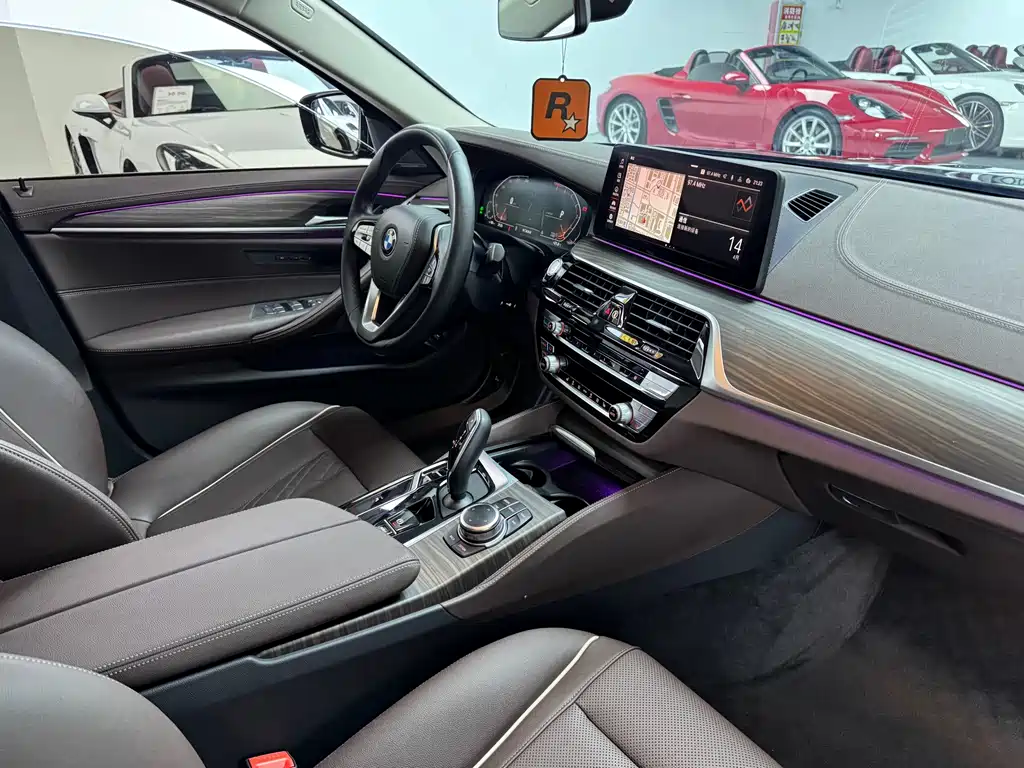 BMW 5 Series 2022 — фото 17