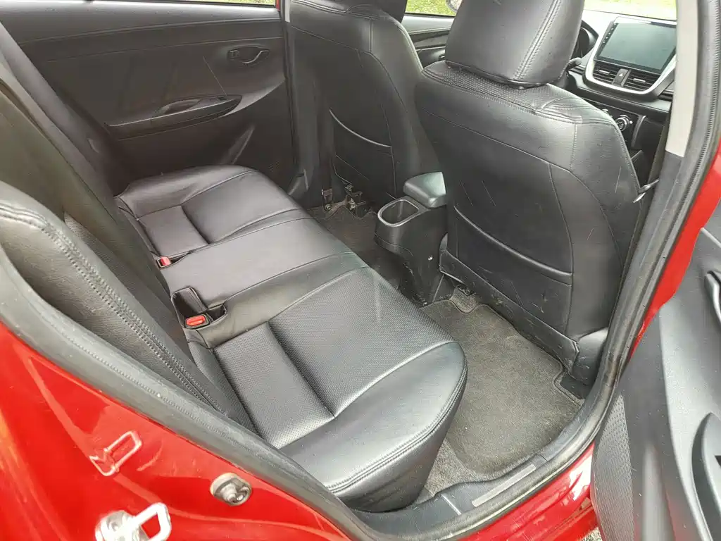 Toyota Yaris L 2017 — фото 14