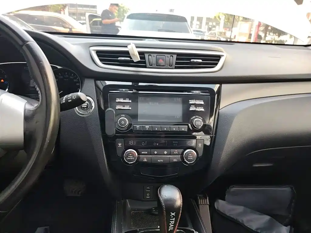 Nissan X-Trail 2016 — фото 13