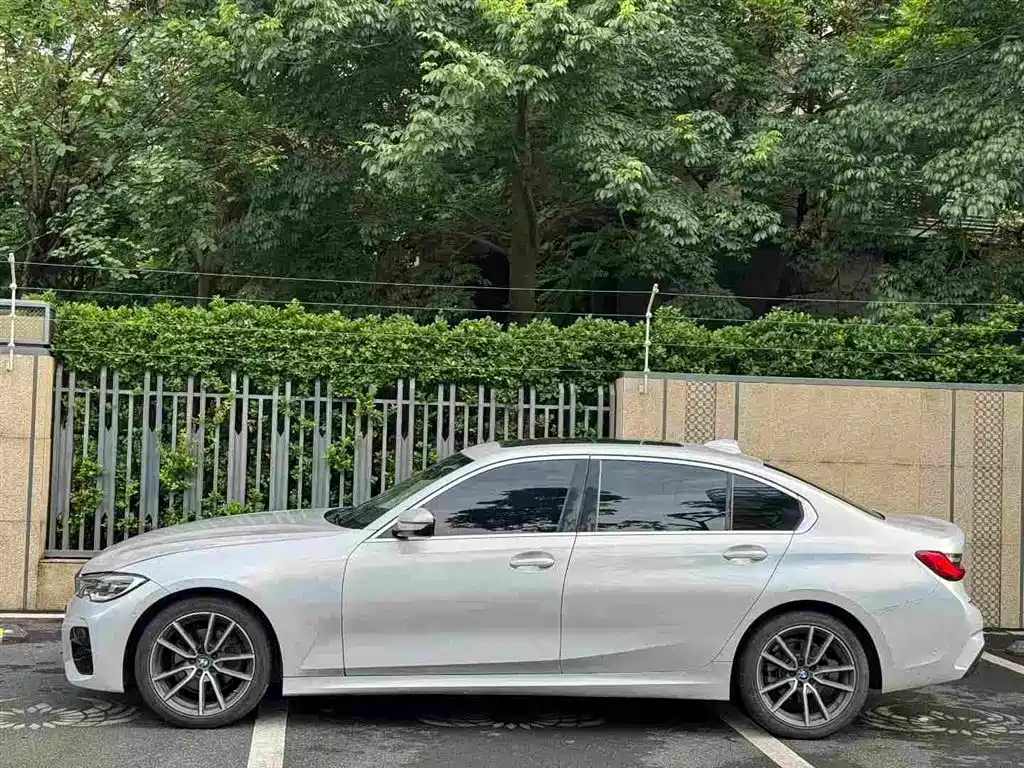 BMW 3 Series 2021
