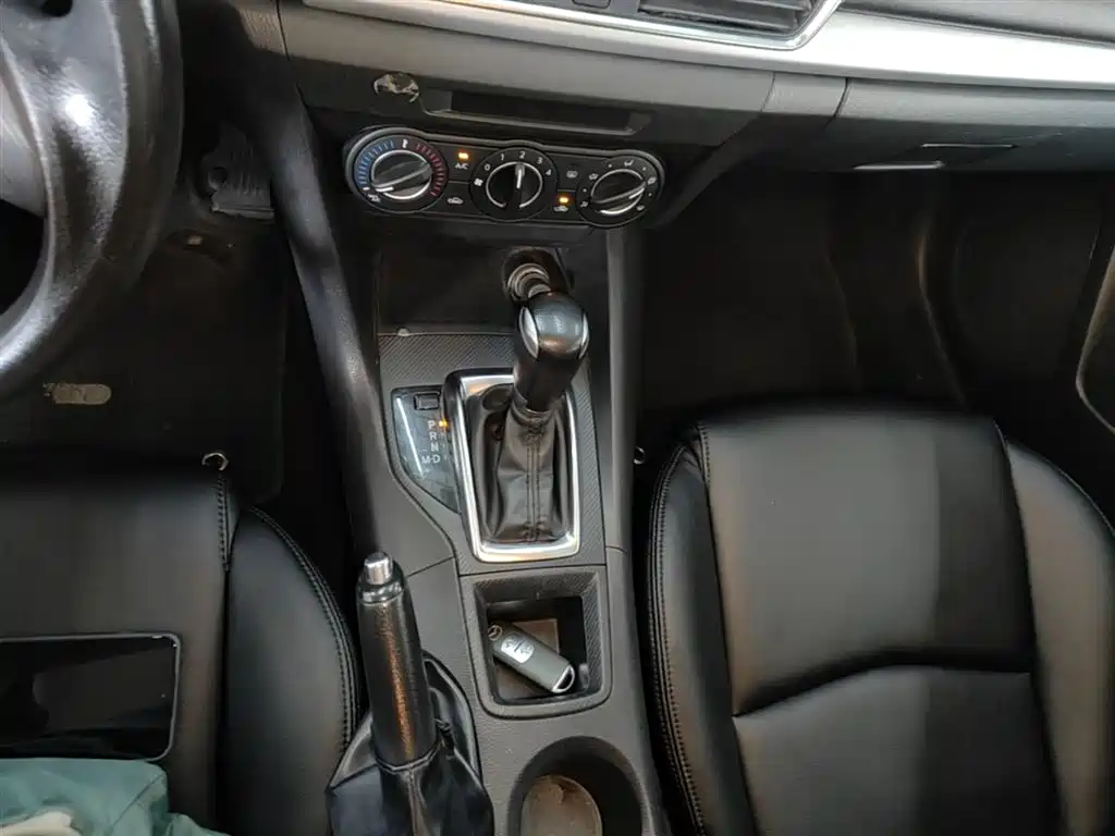 Mazda 3 Axela 2016 — фото 14