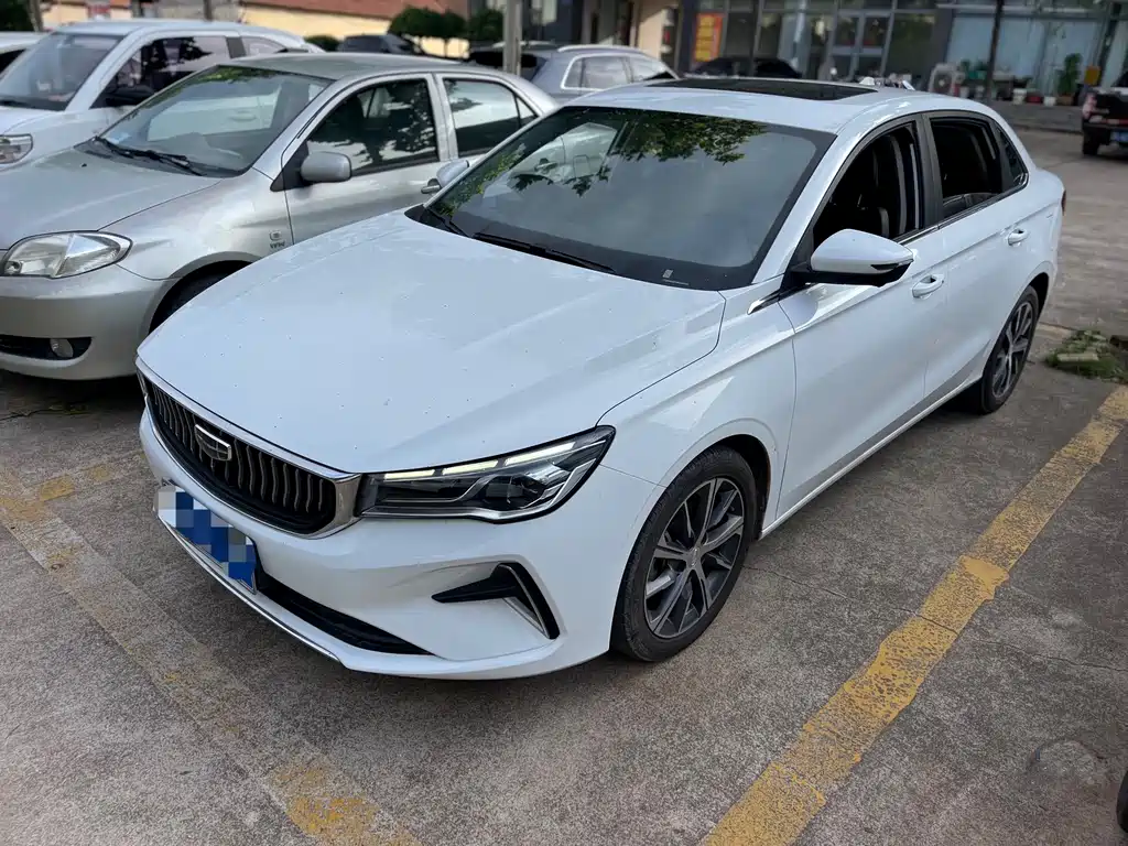 Geely Emgrand 2023