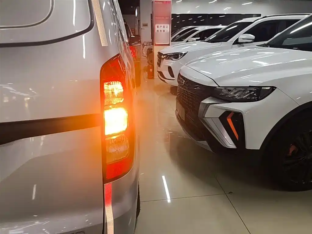 Wuling Hongguang V 2021 — фото 8