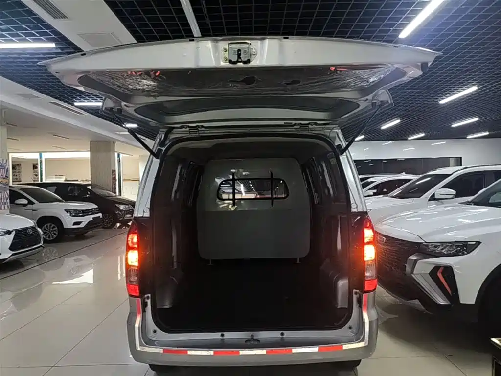 Wuling Hongguang V 2021 — фото 19