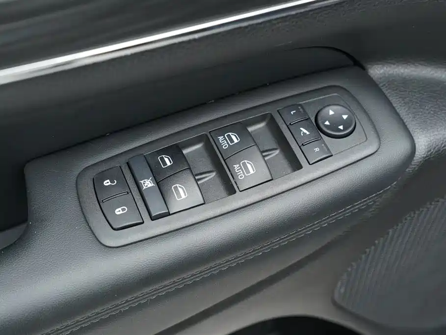 Jeep Grand Cherokee 2022 — фото 21