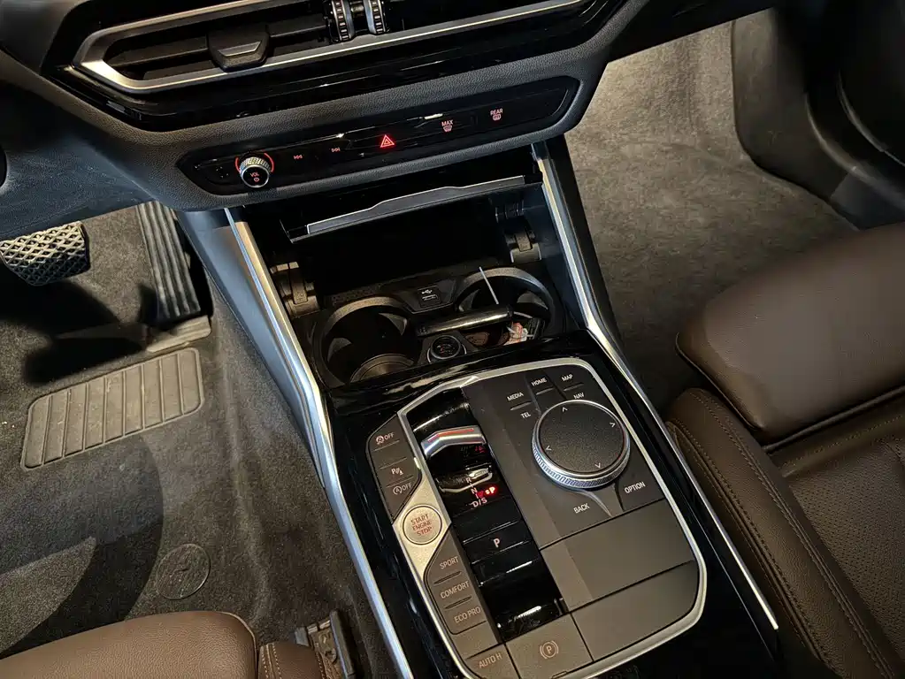 BMW 3 Series 2023 — фото 15