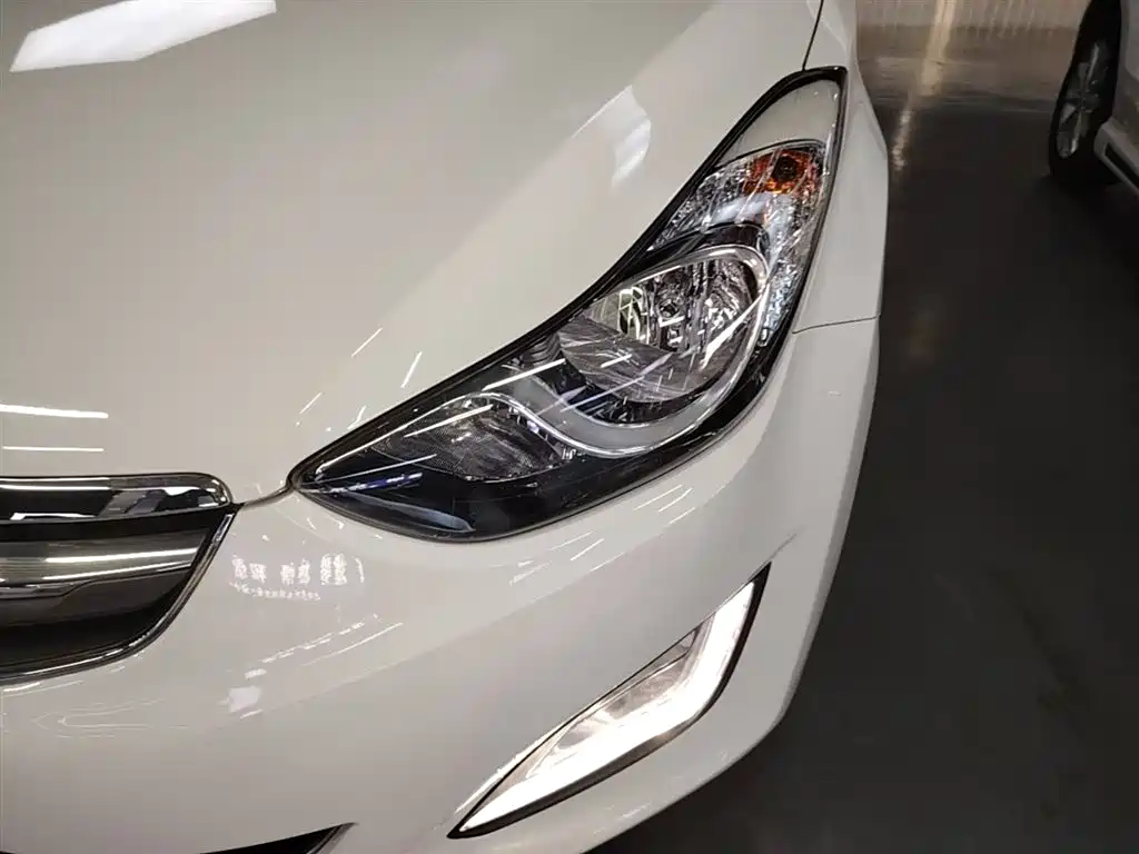 Hyundai Elantra Langdong 2015 — фото 24