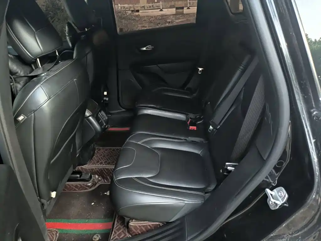 Jeep Cherokee 2018 — фото 17