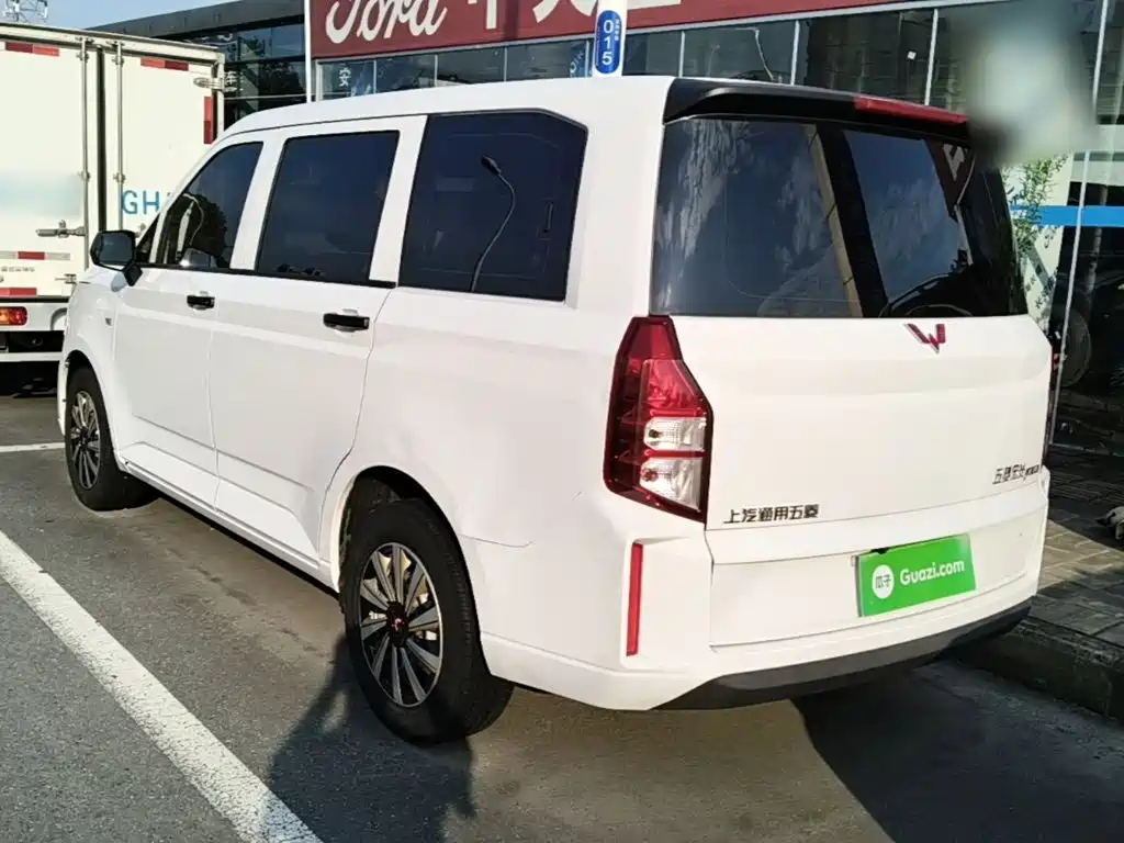 Wuling Hongguang PLUS 2023