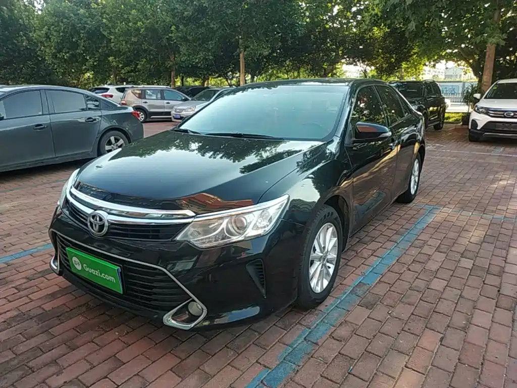 Toyota Camry 2017 — фото 2