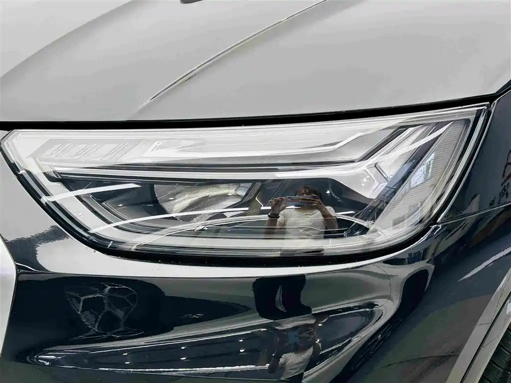 Audi Q5L 2024 — фото 11