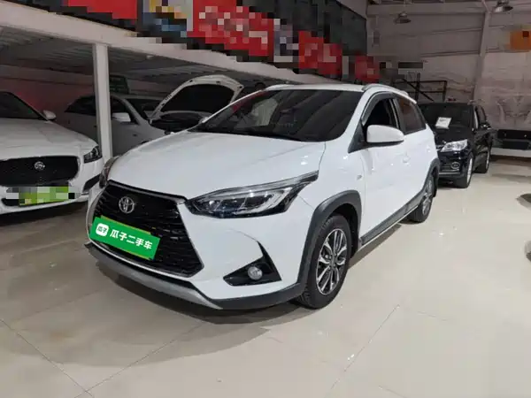 Toyota Yaris L 2021