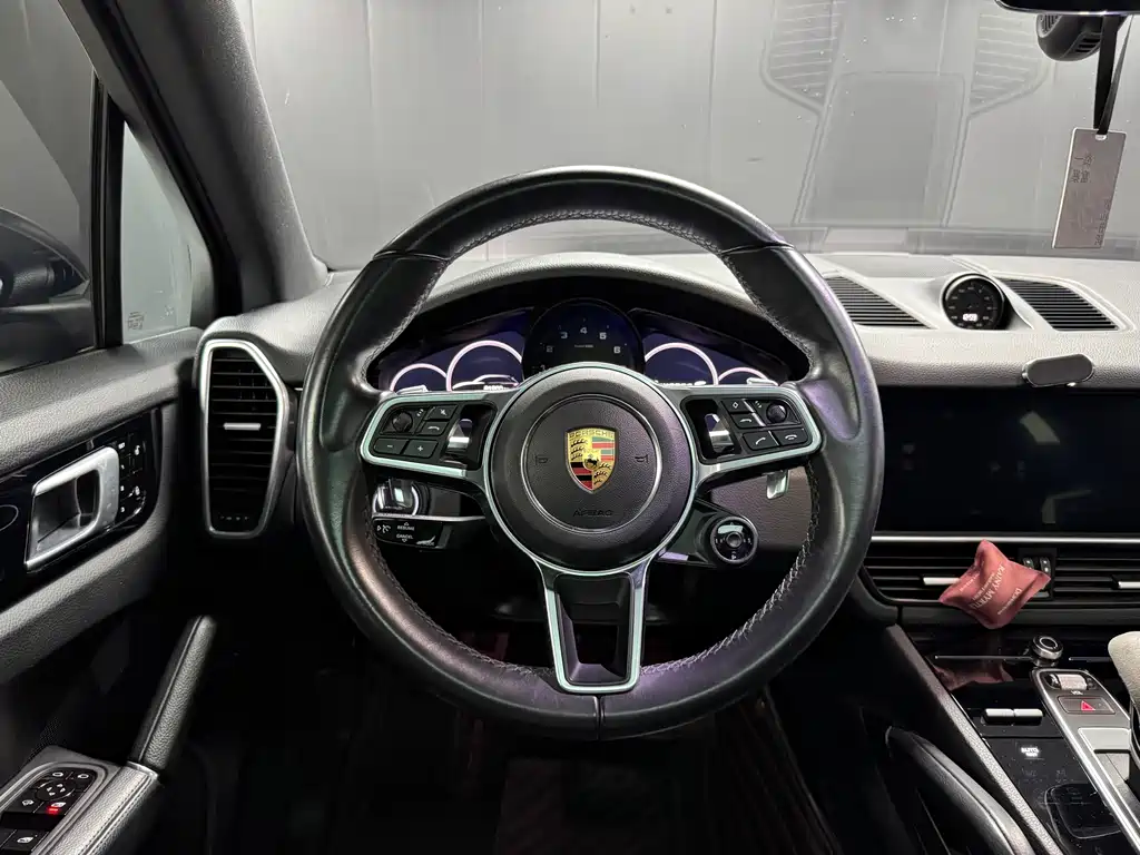 Porsche Cayenne 2019 — фото 7