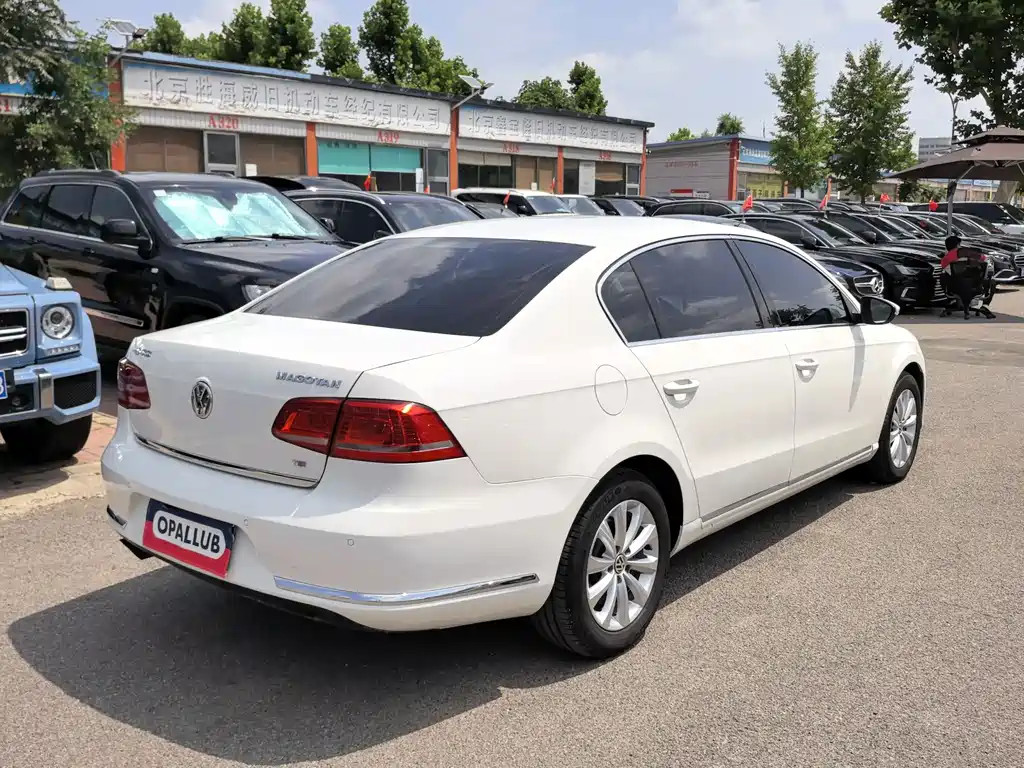 Volkswagen Magotan 2012