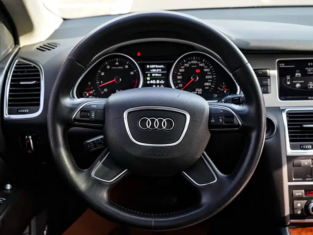 Audi Q7 2015 — фото 11