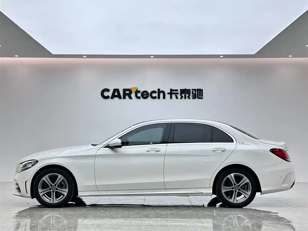 Mercedes-Benz C-Class 2019 — фото 2