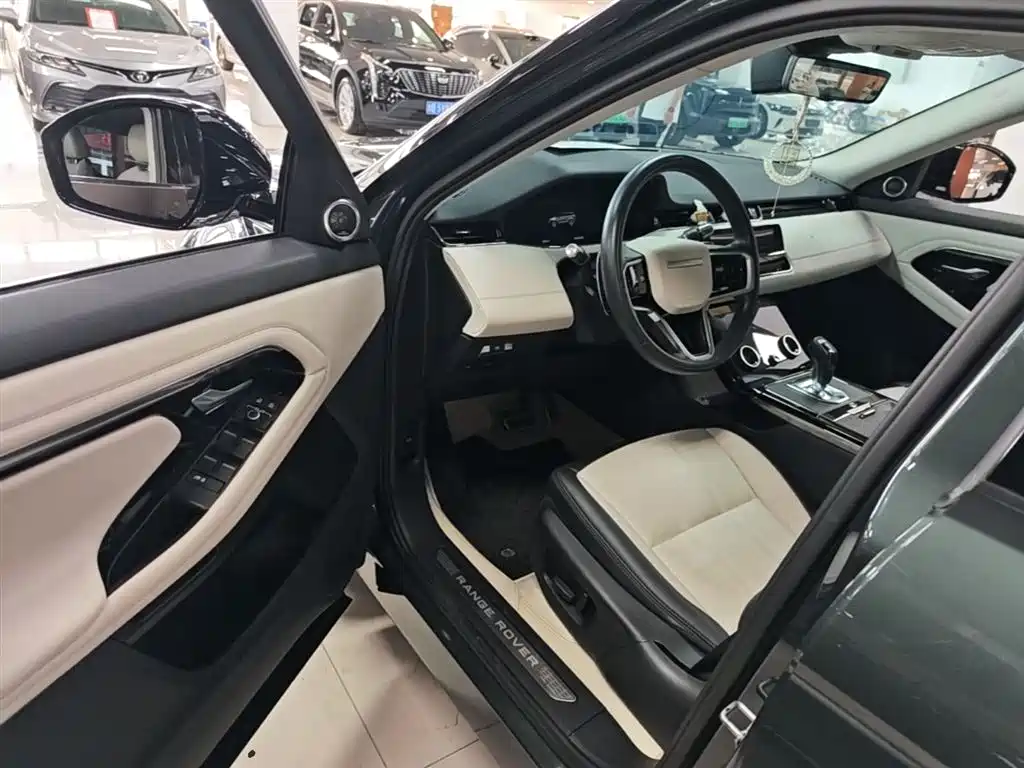 Land Rover Evoque 2022 — фото 16