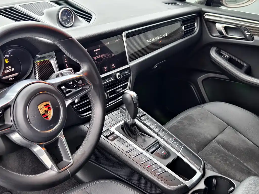 Porsche Macan 2019 — фото 10