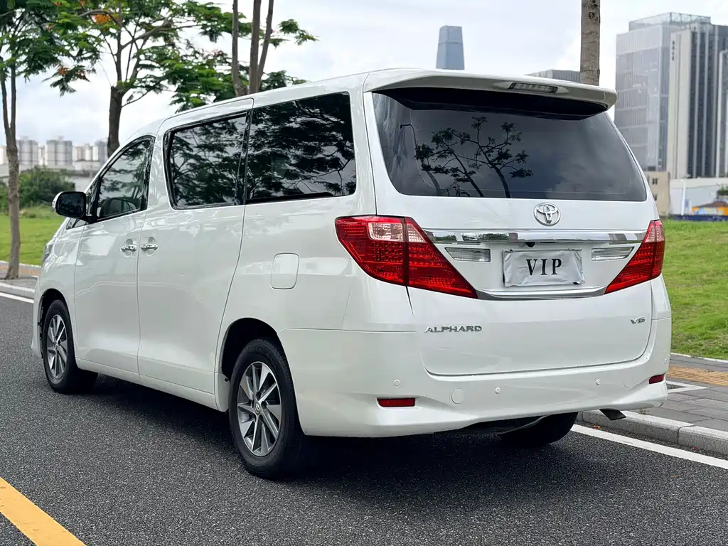 Toyota Alphard 2015 — фото 13