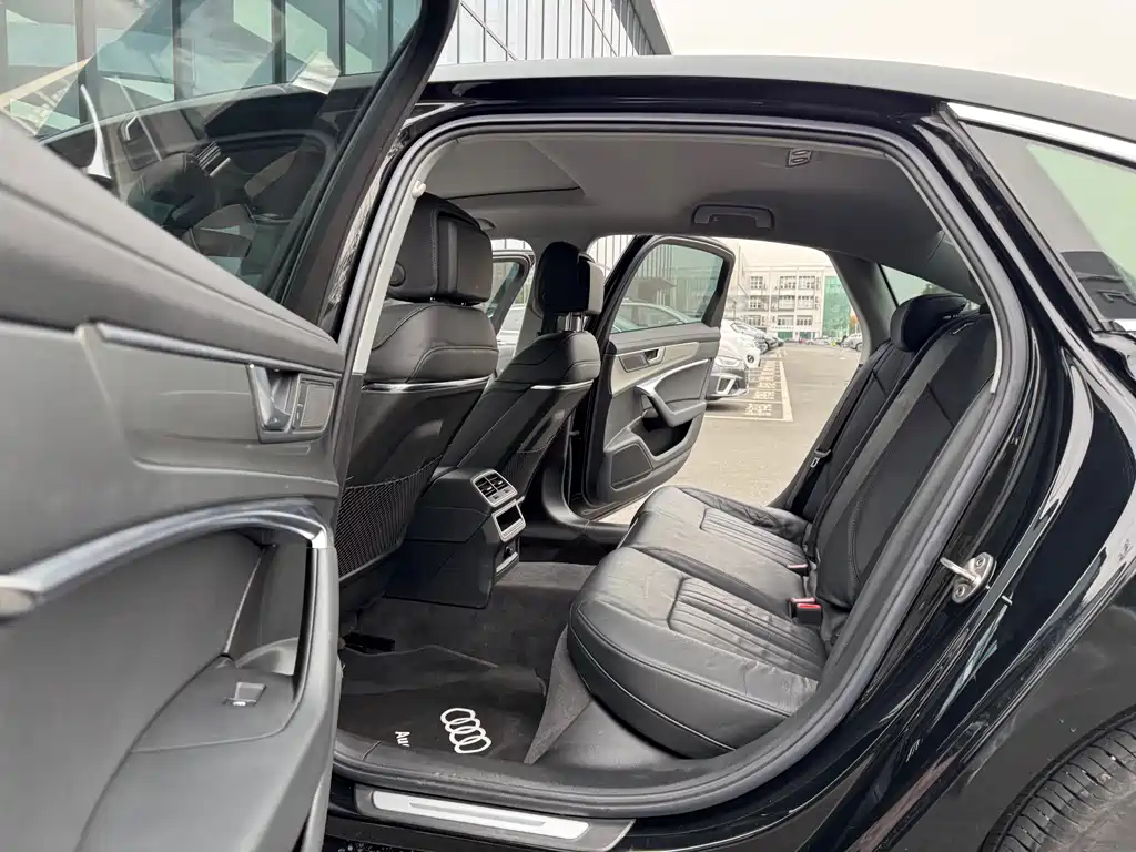 Audi A6L 2021