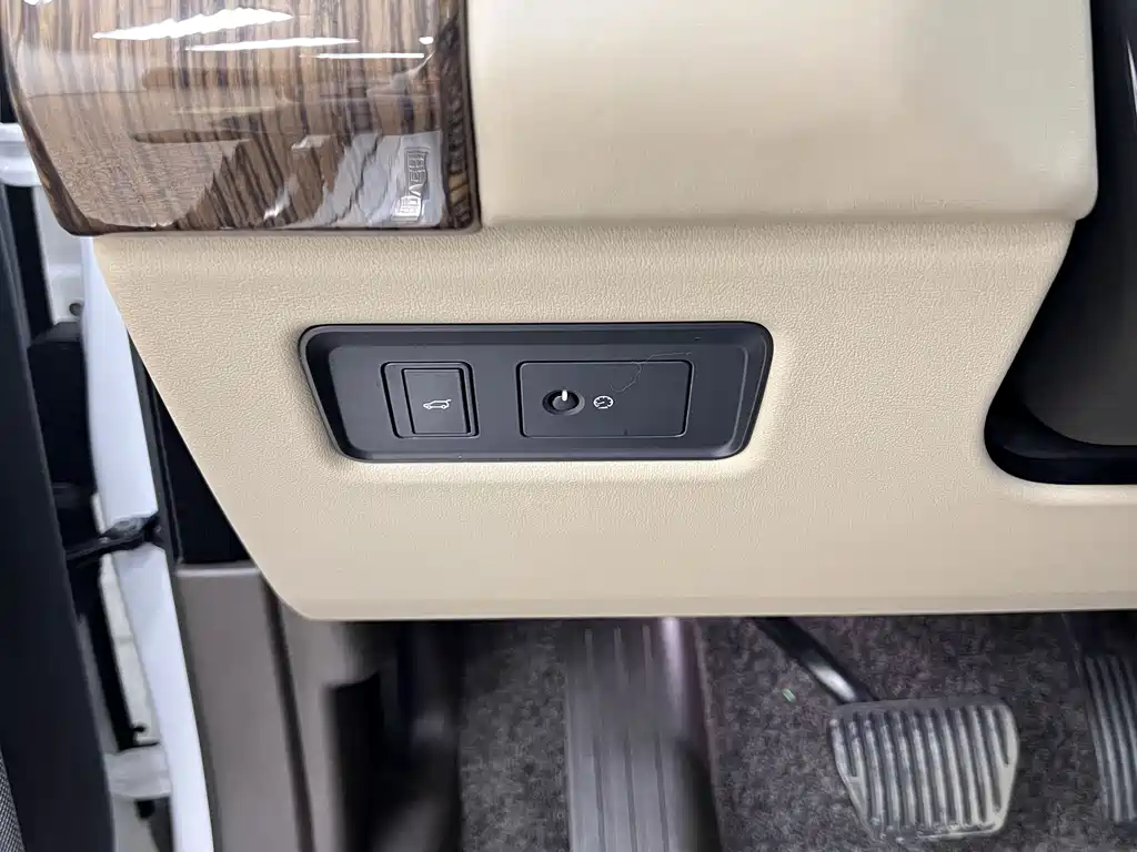 Land Rover Range Rover 2018 — фото 33
