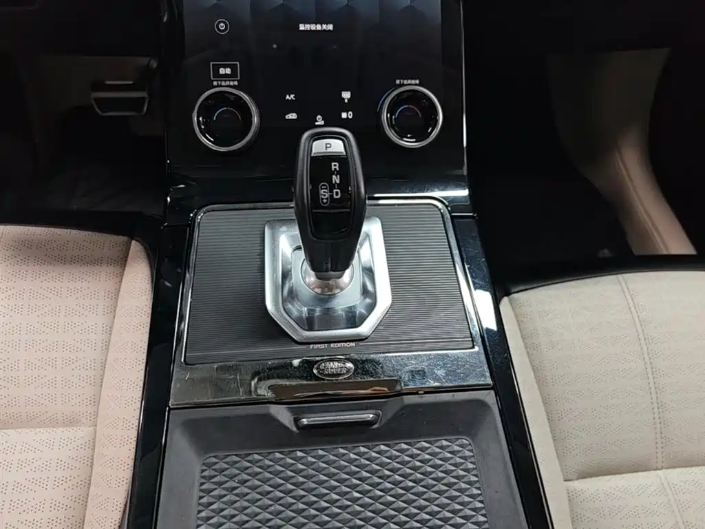Land Rover Evoque 2022 — фото 14