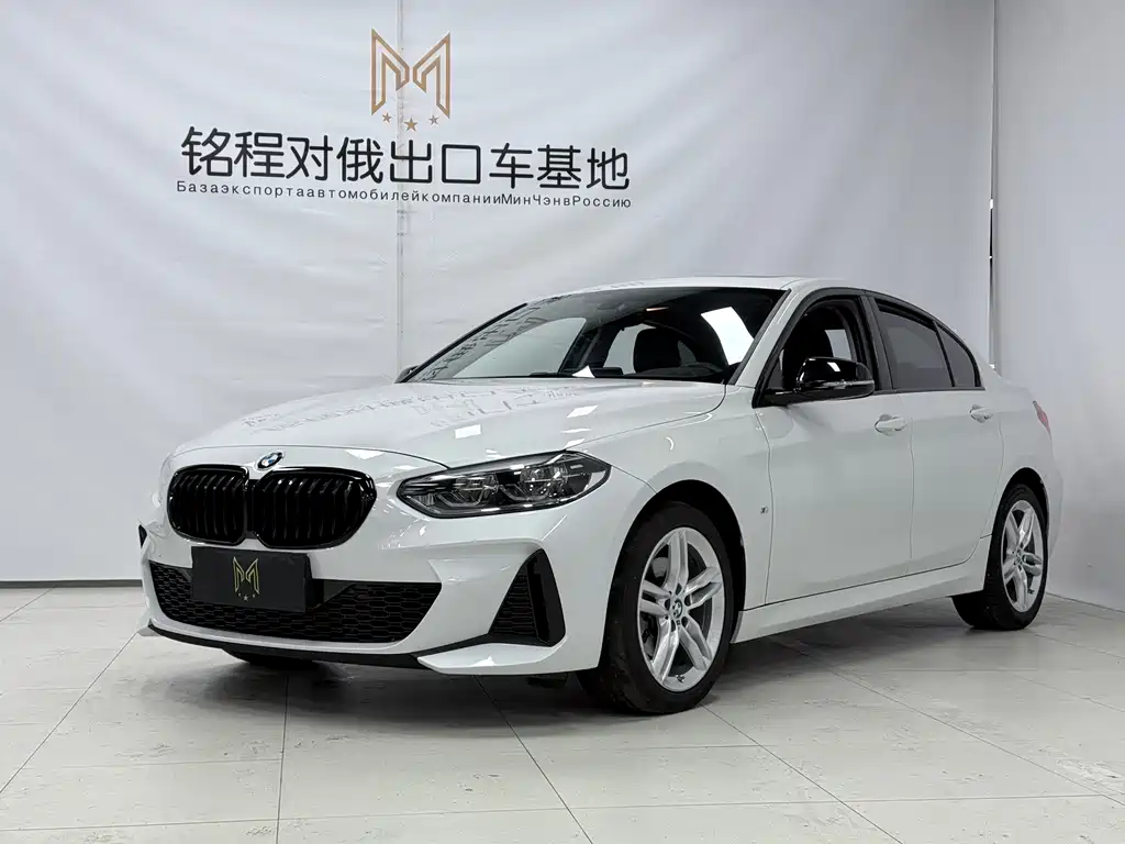BMW 1 Series 2022 — фото 1
