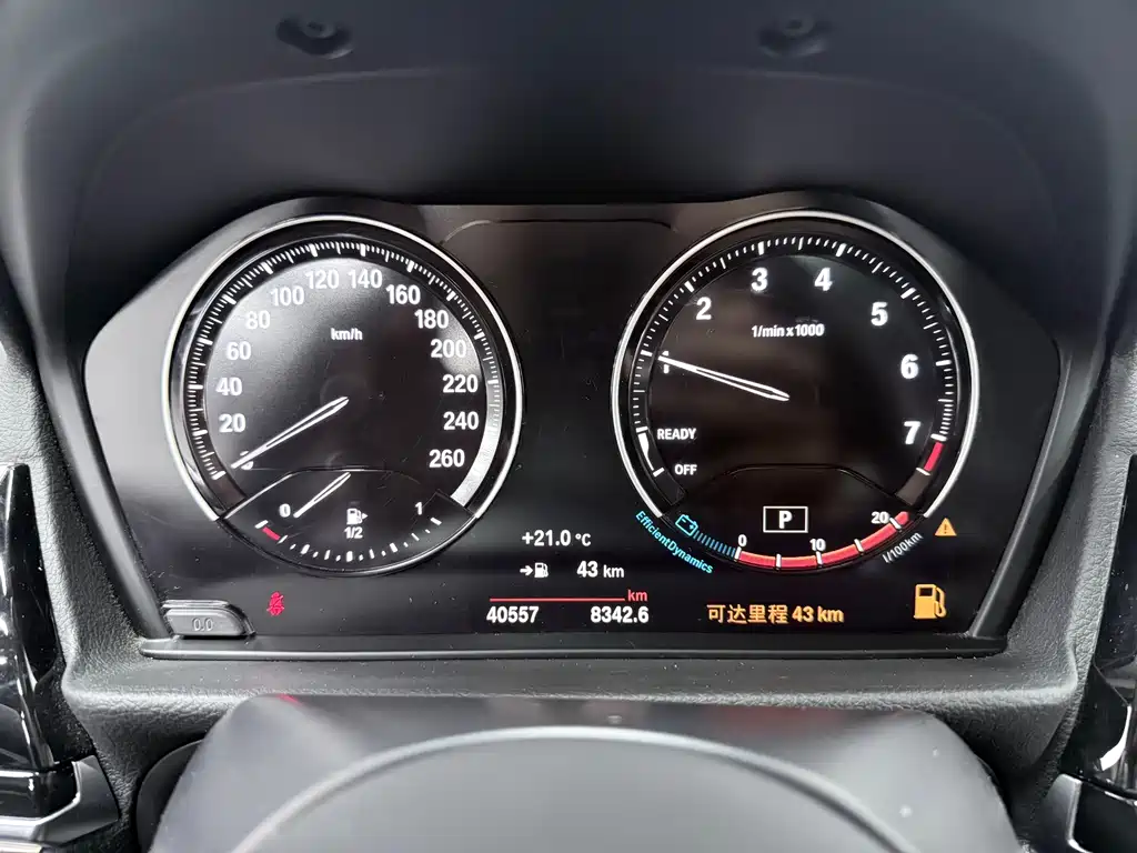 BMW 1 Series 2022 — фото 16