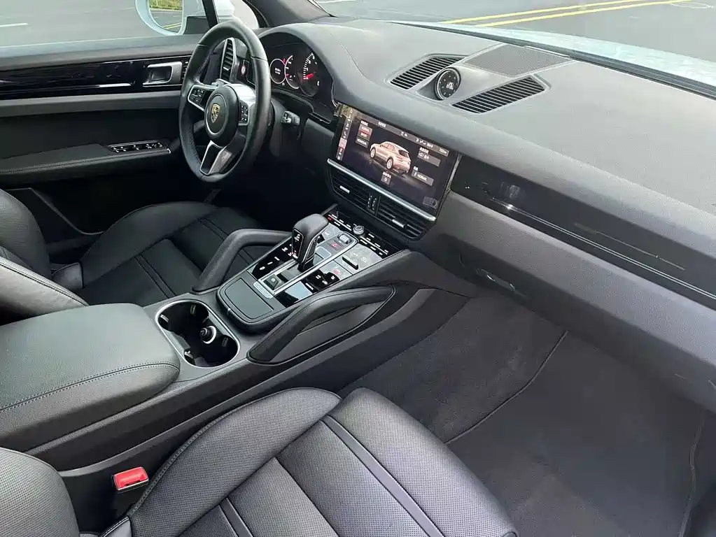 Porsche Cayenne 2021 — фото 13