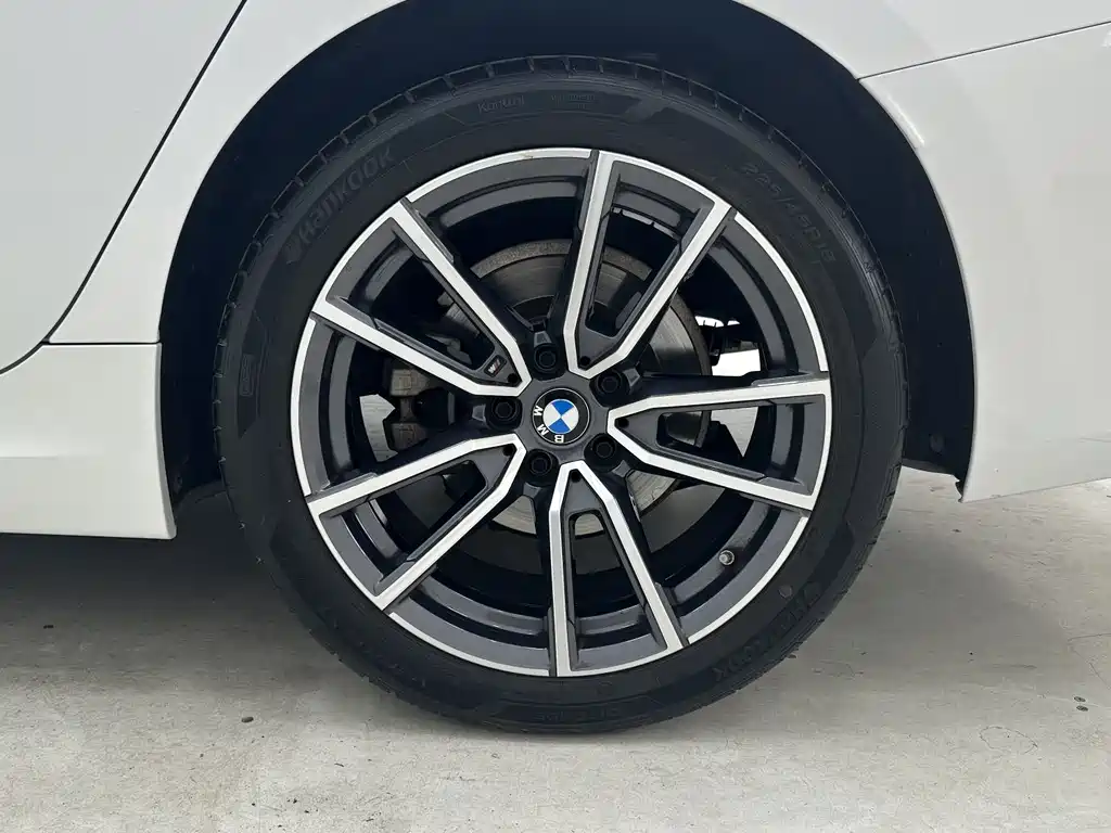 BMW 3 Series 2023 — фото 16