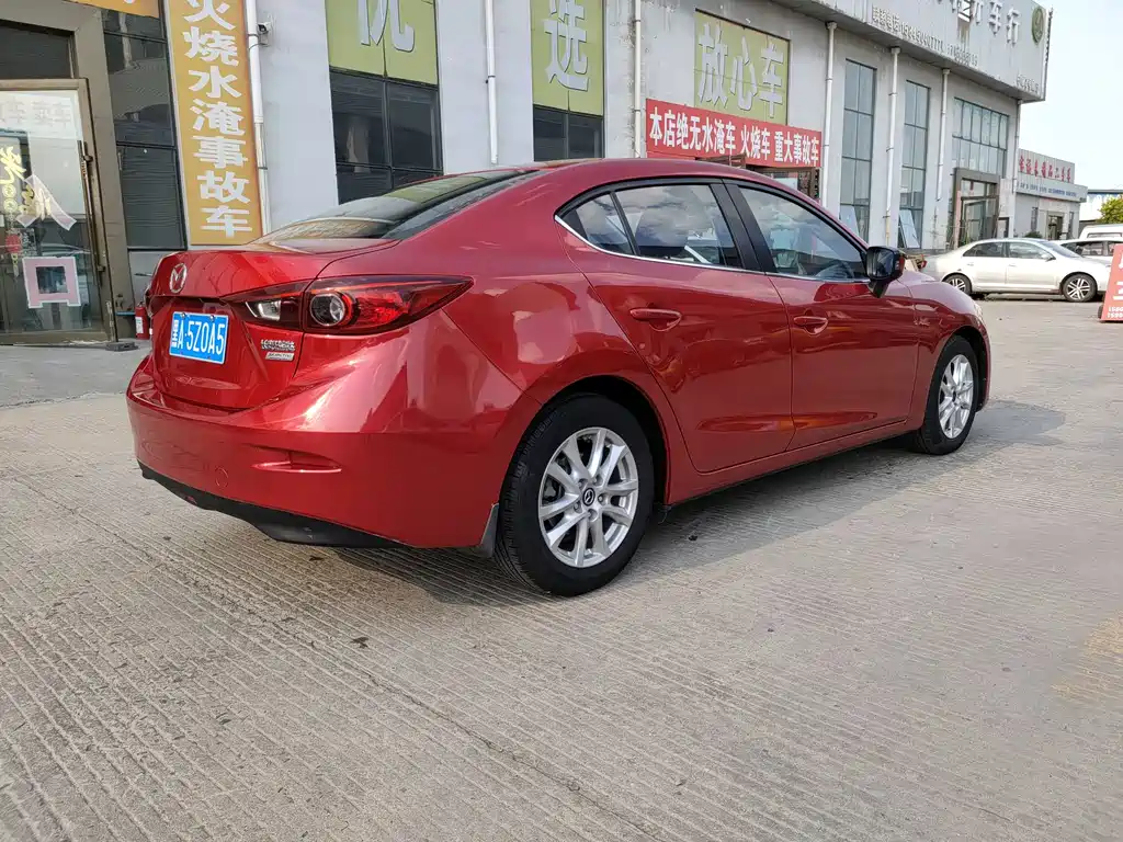 Mazda 3 Axela 2016 — фото 15