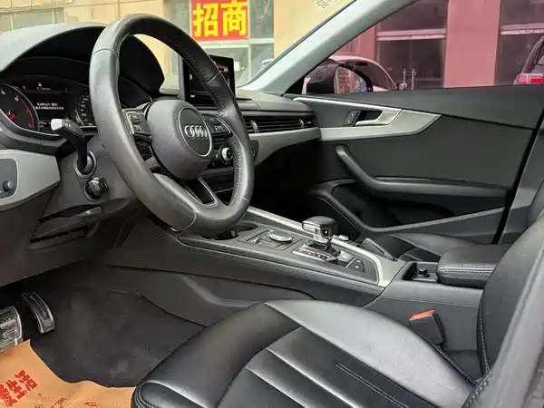 Audi A4L 2019