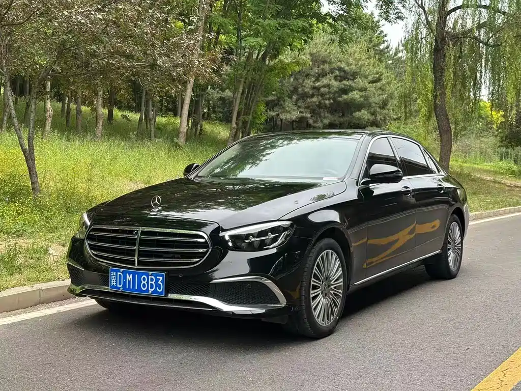 Mercedes-Benz E-Class 2023 — фото 1