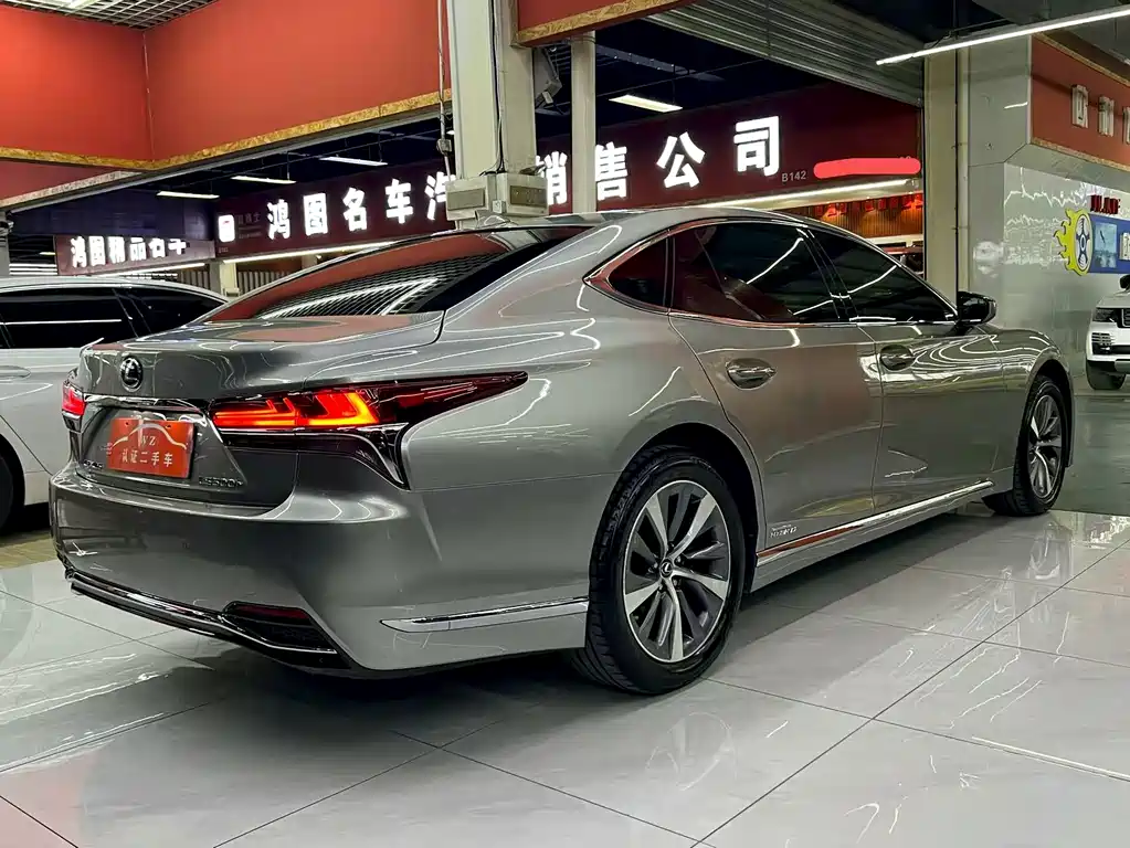 Lexus LS 2019 — фото 7