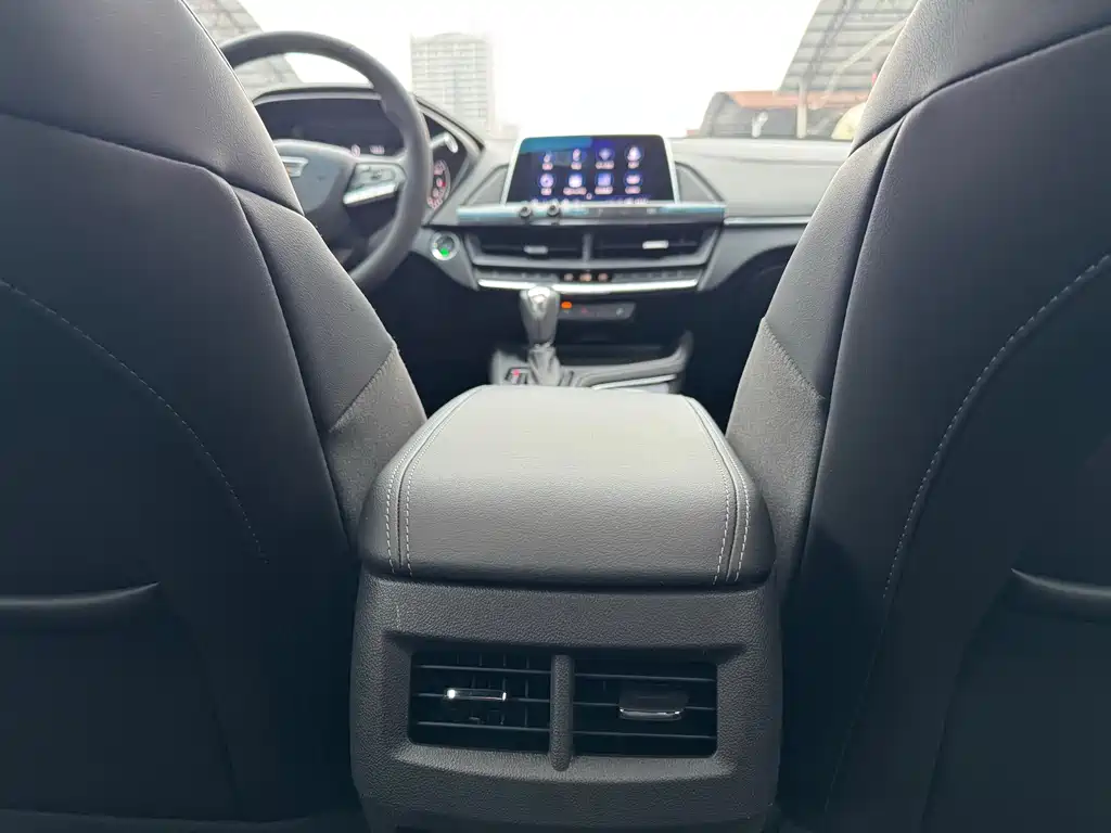 Cadillac CT4 2021 — фото 17
